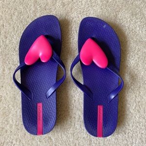 Ipanema Wave Heart Flip Flops Size 9